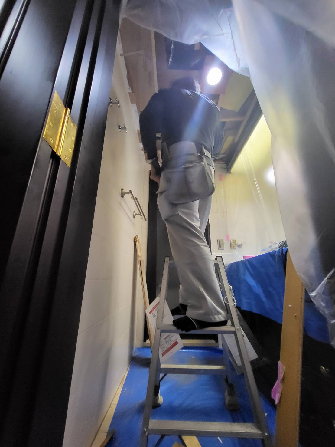 南青山 洗面所天井改修工事page-visual 南青山 洗面所天井改修工事ビジュアル